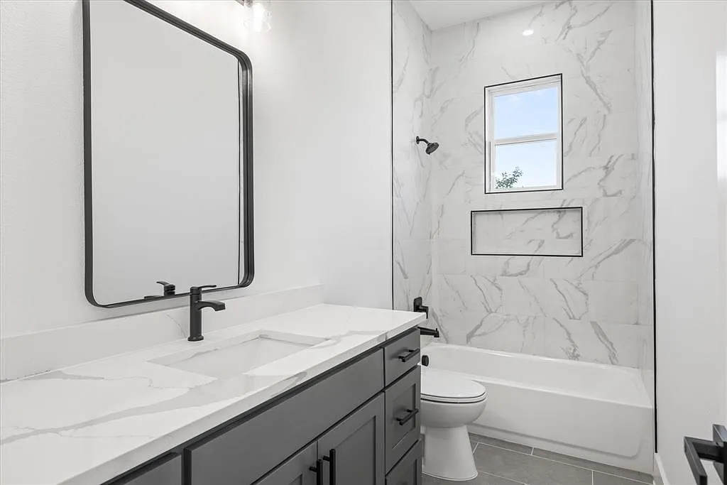 4 bed, 3.0 bath, 2534 sqft, $3,990 — Photo 3