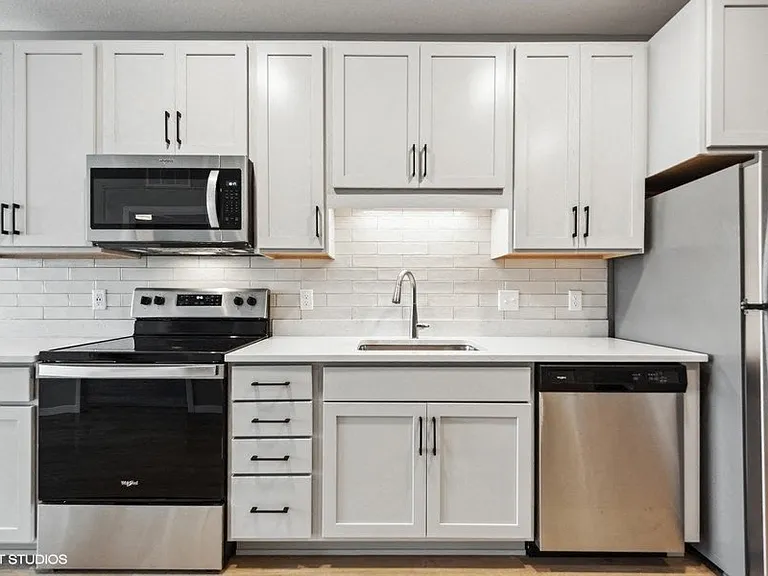 Lago Apartments — Photo 194