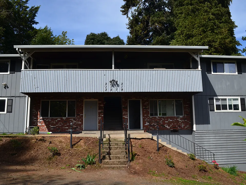 319 Linn Ave #319