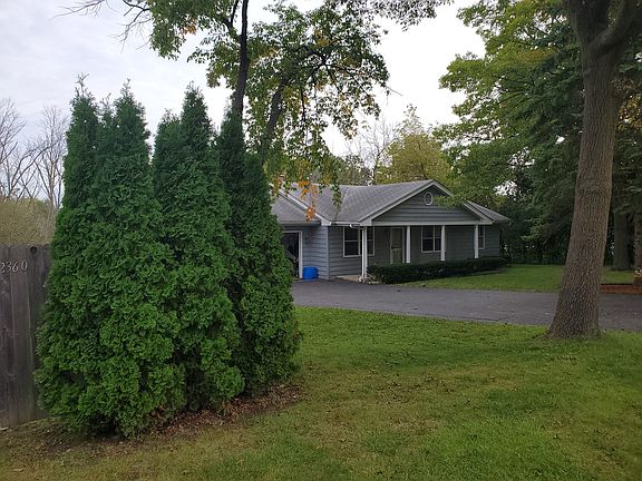 2nd image of 2830 W Grandmore Ave