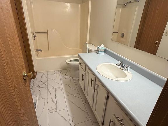 5th image of 1064 Rebecca St