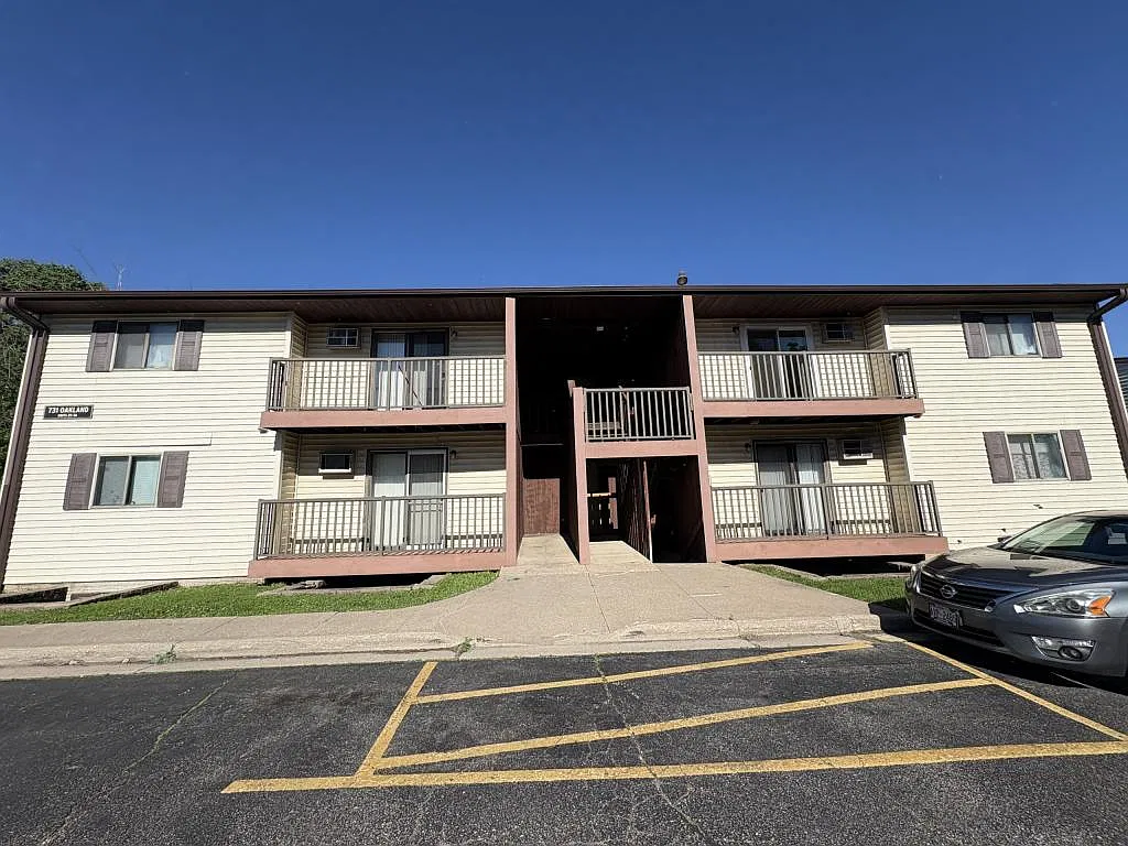 720 Oakland St — Photo 4