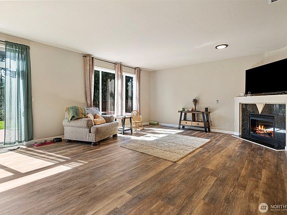 4th image of 659 Joy Street
