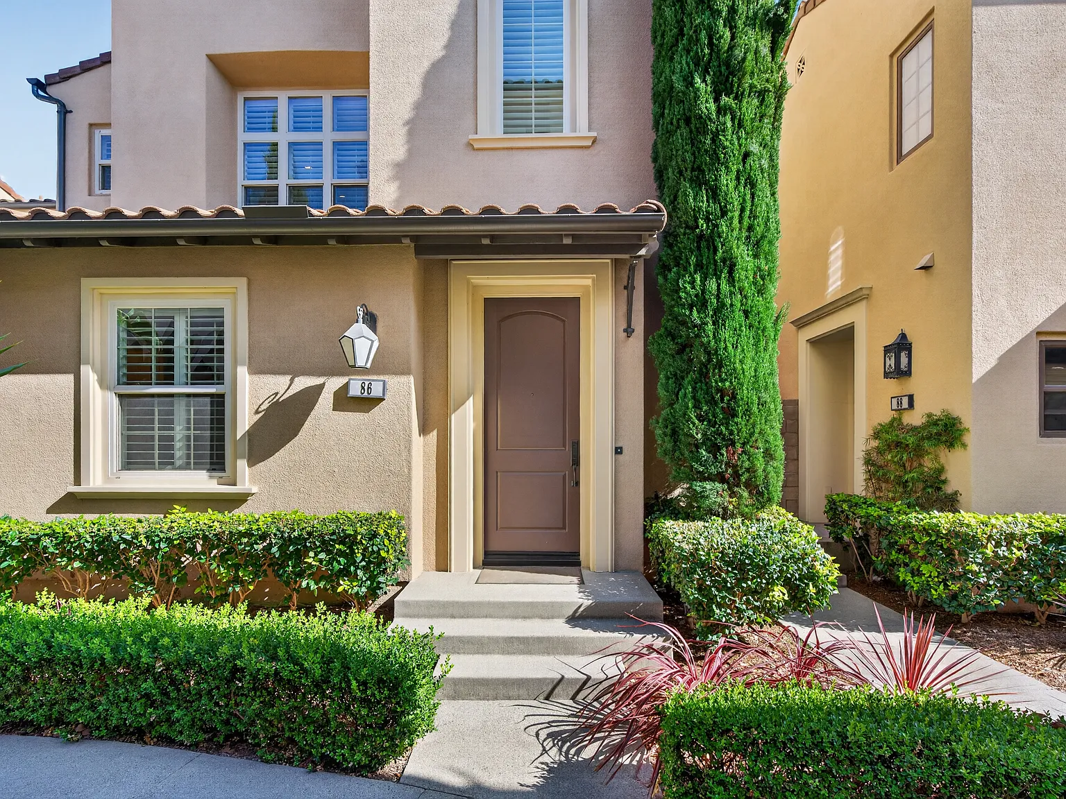 3 bed, 3.5 bath, 1658 sqft, $4,400 — Photo 1