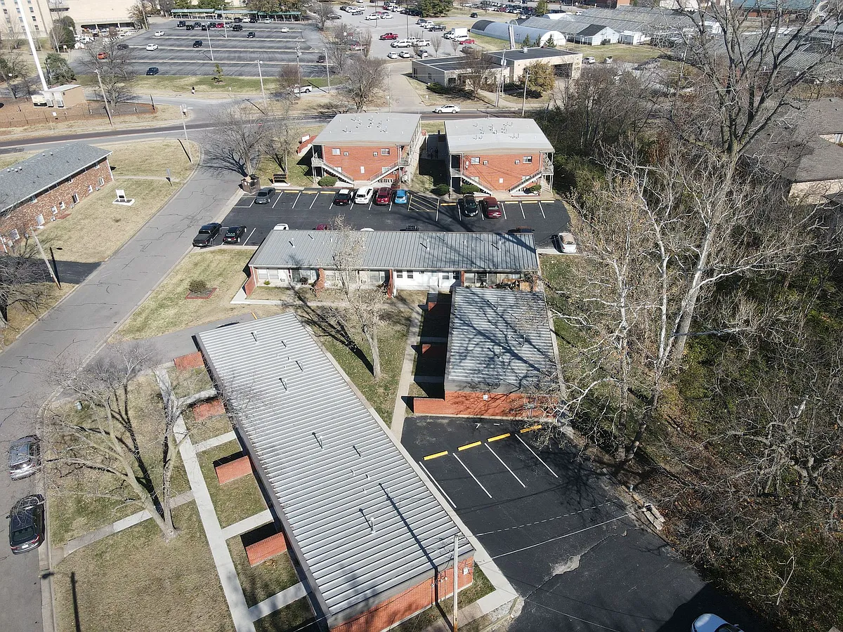 Building Photo - 1035 Southpark Dr