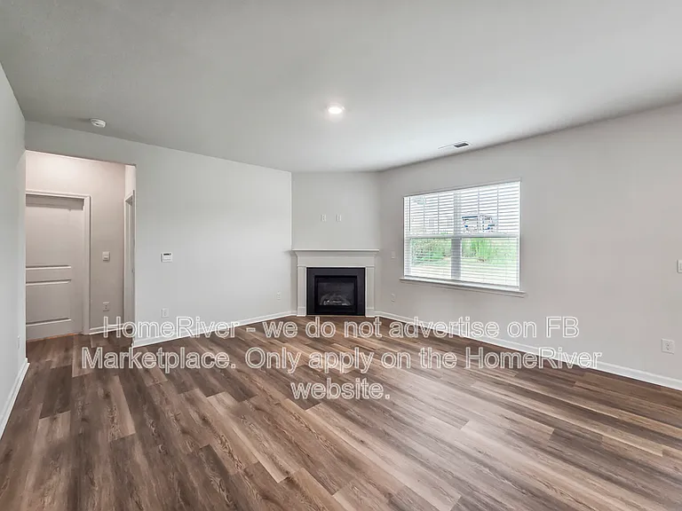 3916 Ashton Dr NW — Photo 4