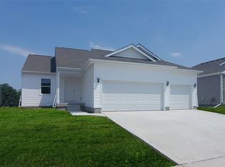 1035 Northview Dr, Waukee, IA 50263