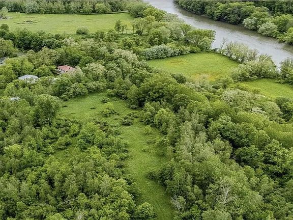 4th image of 436 State Line Rd