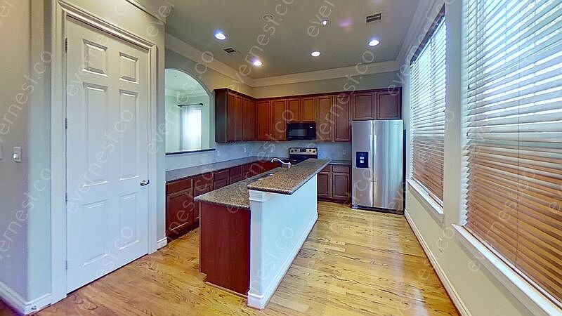 1st image of 9130 Harbor Hills Dr