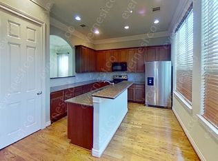 9130 Harbor Hills Dr, Houston, TX 77054