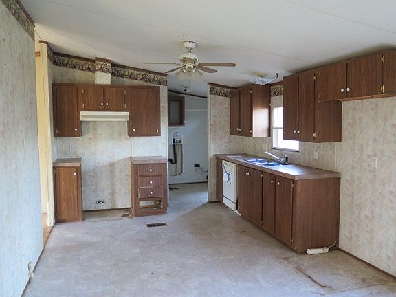 3rd image of 21 Pebble Creek Dr