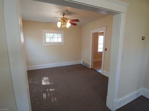 4th image of 3862 W 34th St