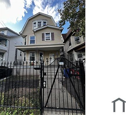 1st image of 27 Cedar Ave #3