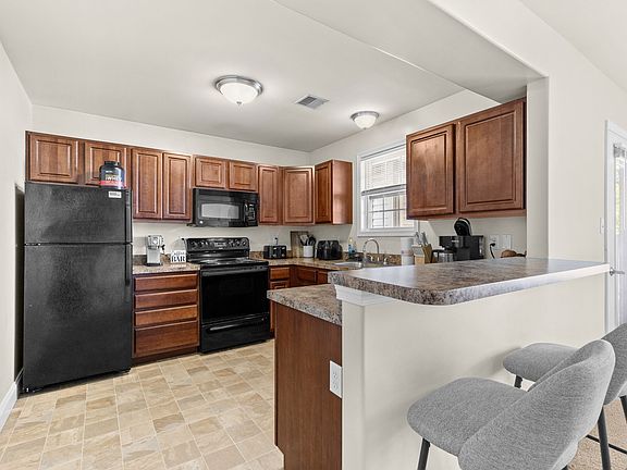 5th image of 101 Mandarin Ln #119