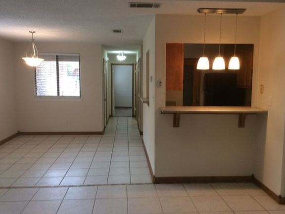 4th image of 2816 Villager Cir