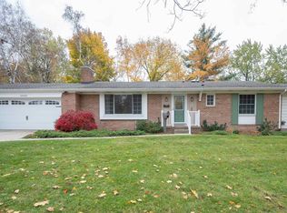 2000 Burlington Dr, Midland, MI 48642