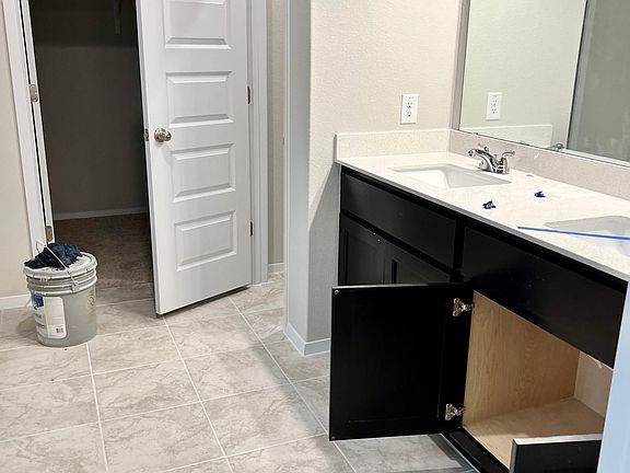 5th image of 77077 Dakota Cir