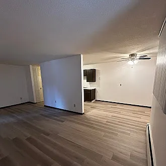 Hazelwood Apartments — Photo 18
