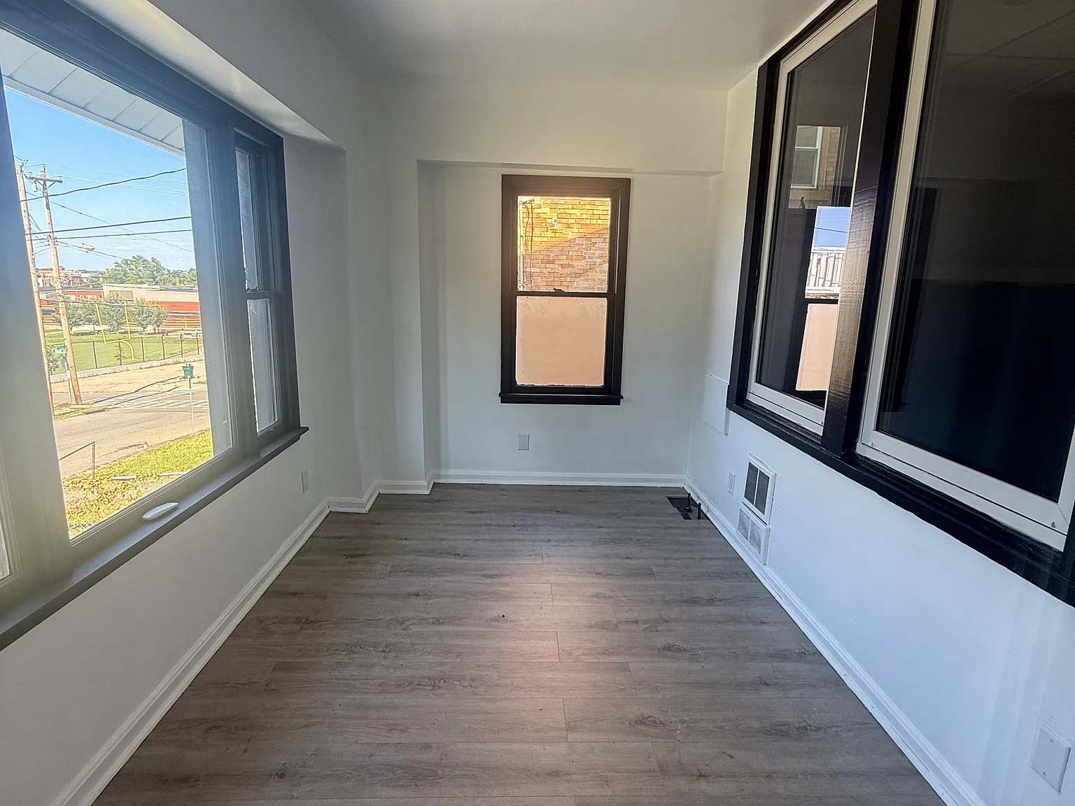 3 bed, 1323 sqft, $1,850 — Photo 3