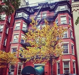 60 Pineapple Street in Brooklyn Heights