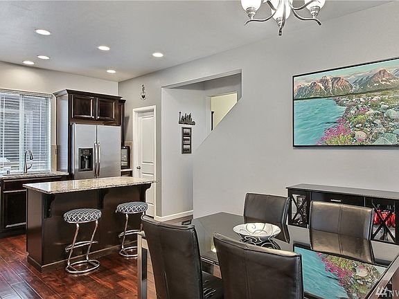 4th image of 602 Sandalwood Dr SW