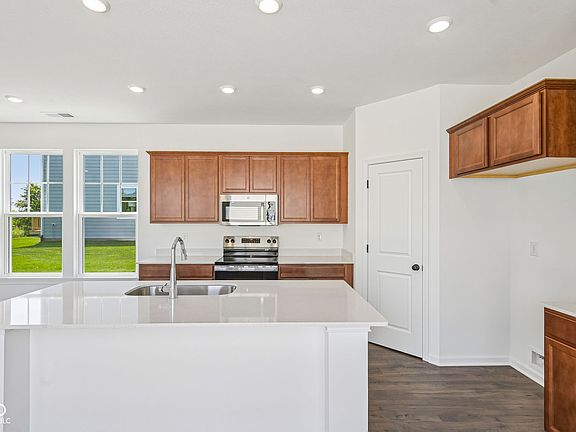 2nd image of 7401 Peristyle Ln