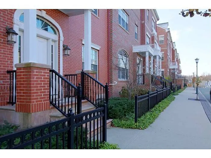 18 Gable Walk photo 1