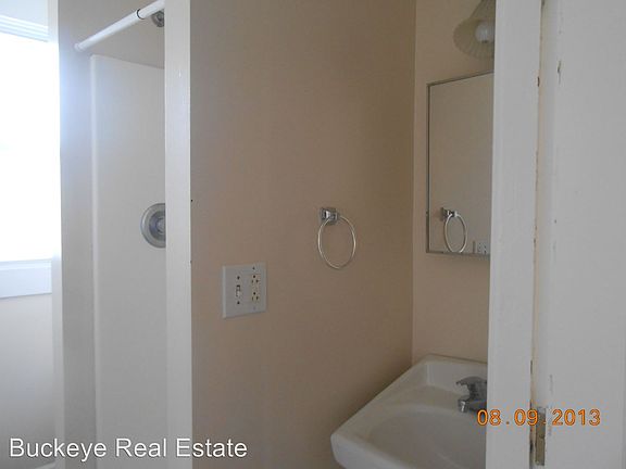 5th image of 166 E 11th Ave