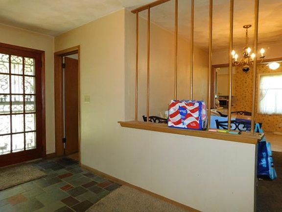 3rd image of 507 Fairview Blvd