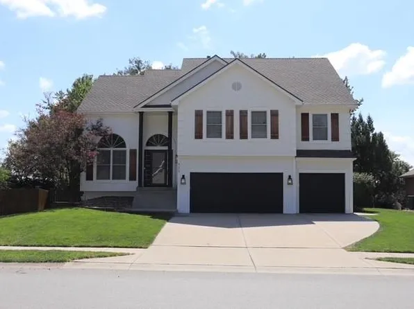 6275 N Nevada Ave, Parkville, MO 64152
