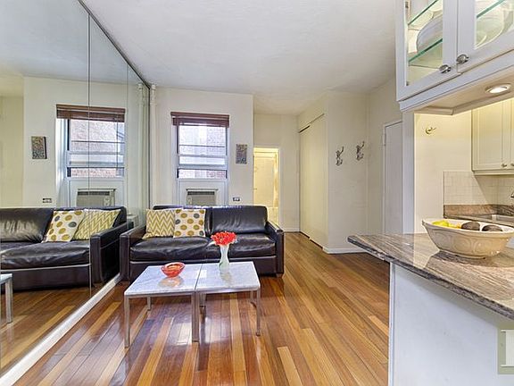 2nd image of 26 Gramercy Park S APT 9C