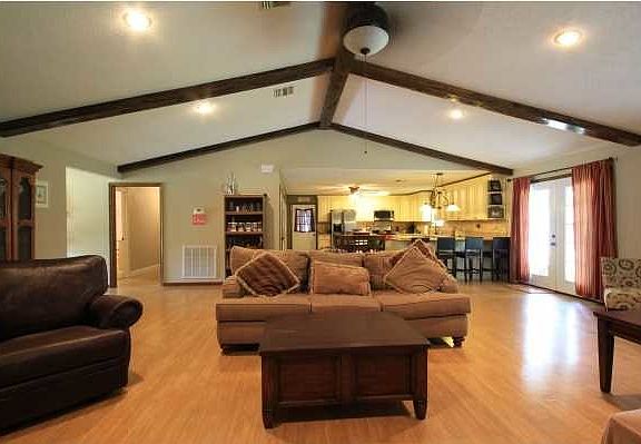 2nd image of 113 Heritage Dr