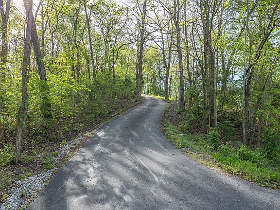 30th image of 1707 Sugar Ridge Rd