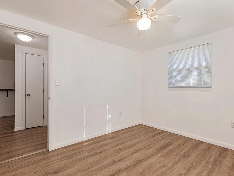 1611 Florence Ave #B — Photo 13