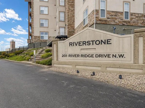 201 N River Ridge Dr NW #227, Medicine Hat, AB T1A 8V6