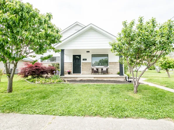 648 Market St, Hope, IN 47246