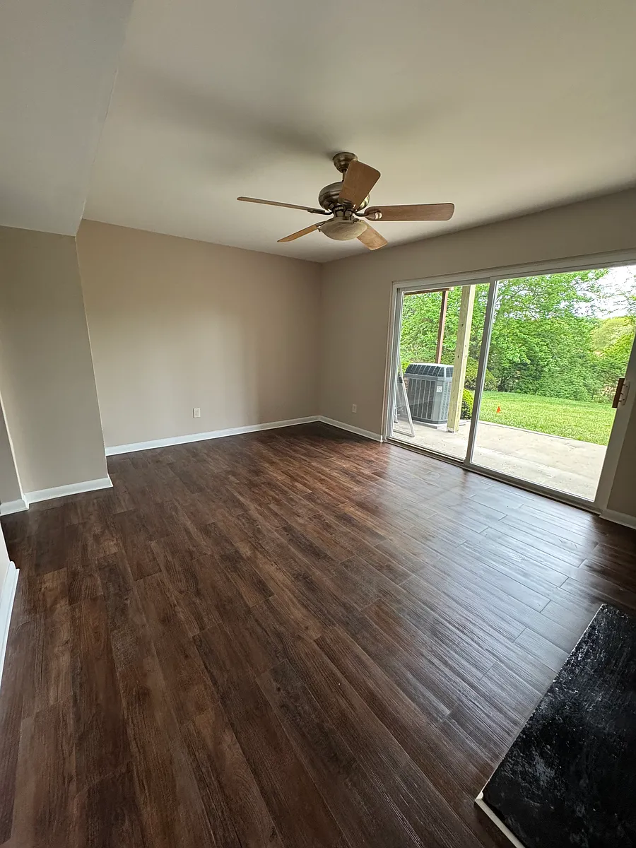Building Photo - 3303 Golf View Dr