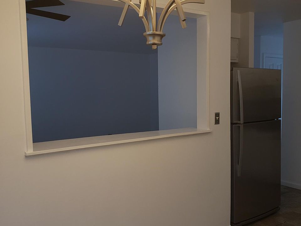 1st image of 4242 Brentwood Ln #1