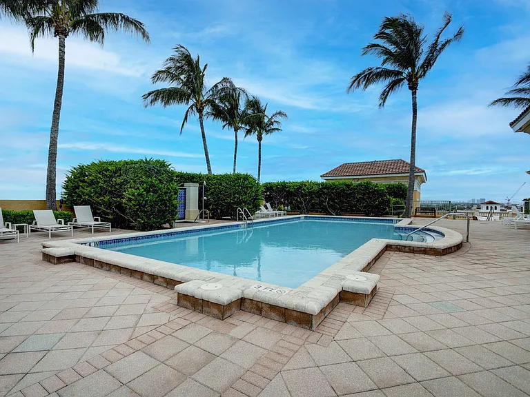 403 S Sapodilla Ave #307 — Photo 39