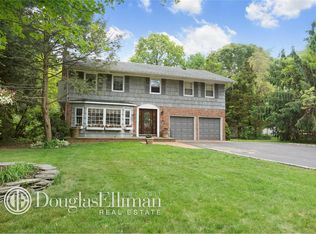 21 Links Rd, Smithtown, NY 11787
