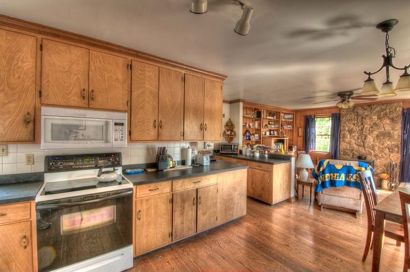 2nd image of 1403 Melbourne Rd