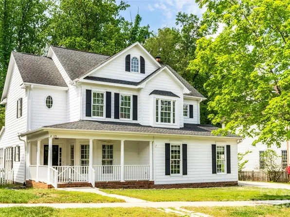 20135 Northport Dr, Cornelius, NC 28031