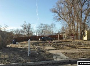 108 S 7th St, Sinclair, WY 82334