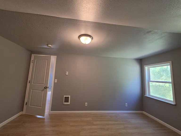 Upstairs bedroom #2
(view towards entry)