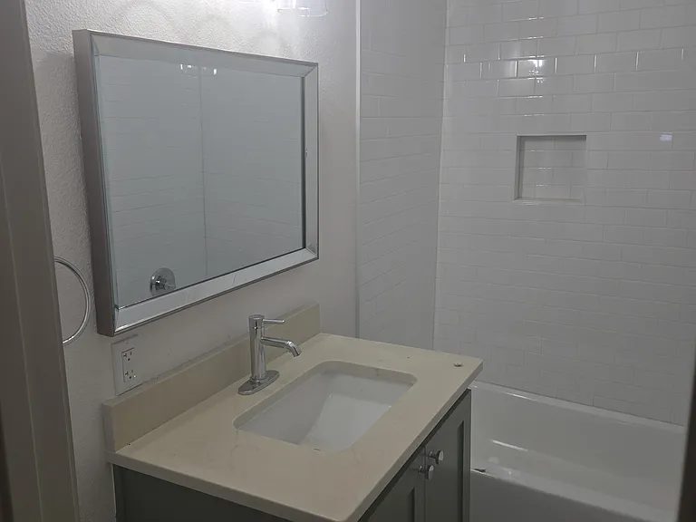 415 N 23rd St — Photo 7