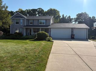 5006 Cedar Crest Ct NE, Grand Rapids, MI 49525