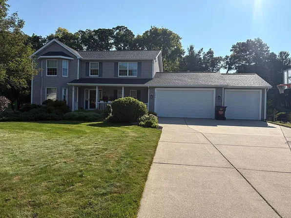 5006 Cedarcrest Ct NE, Grand Rapids, MI 49525