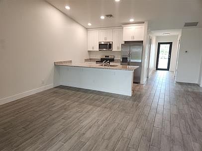 2nd image of 544 SE 5th Pl