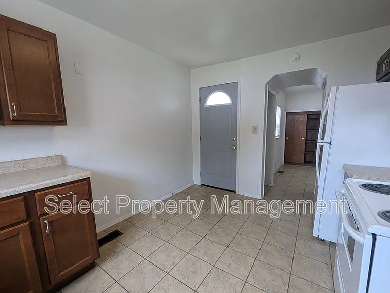 122 W Creighton Ave — Photo 12