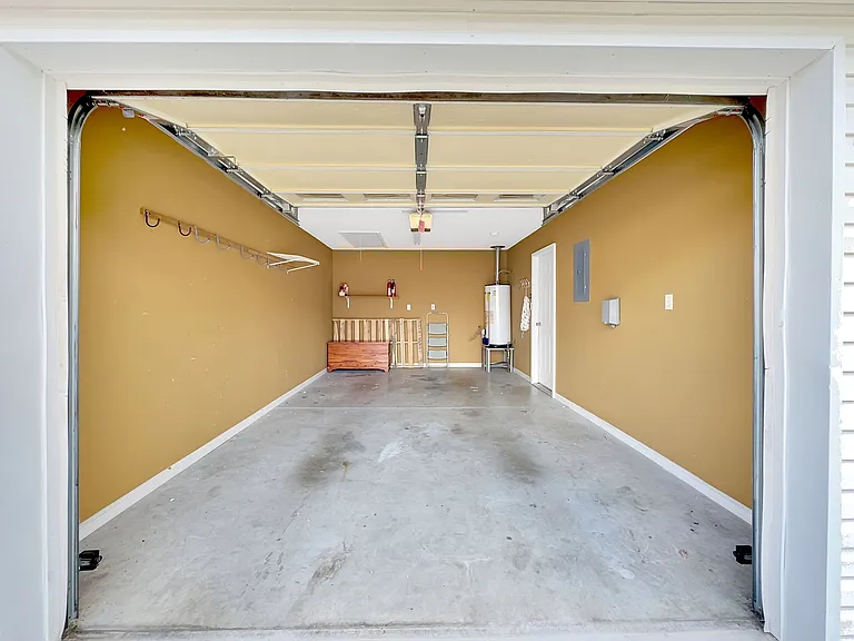 4700 Royal Prince Way — Photo 27
